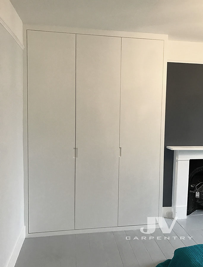 Fitted wardrobe contemporary style