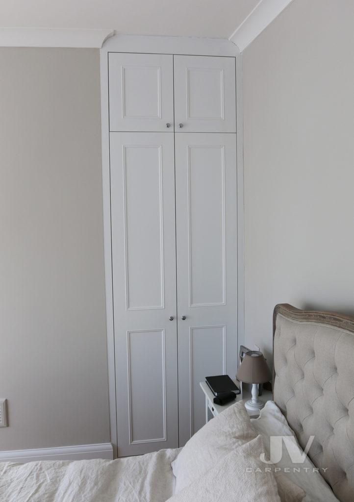 White Fitted Wardrobes in alcoves, Hammersmith & Fulham JV Carpentry