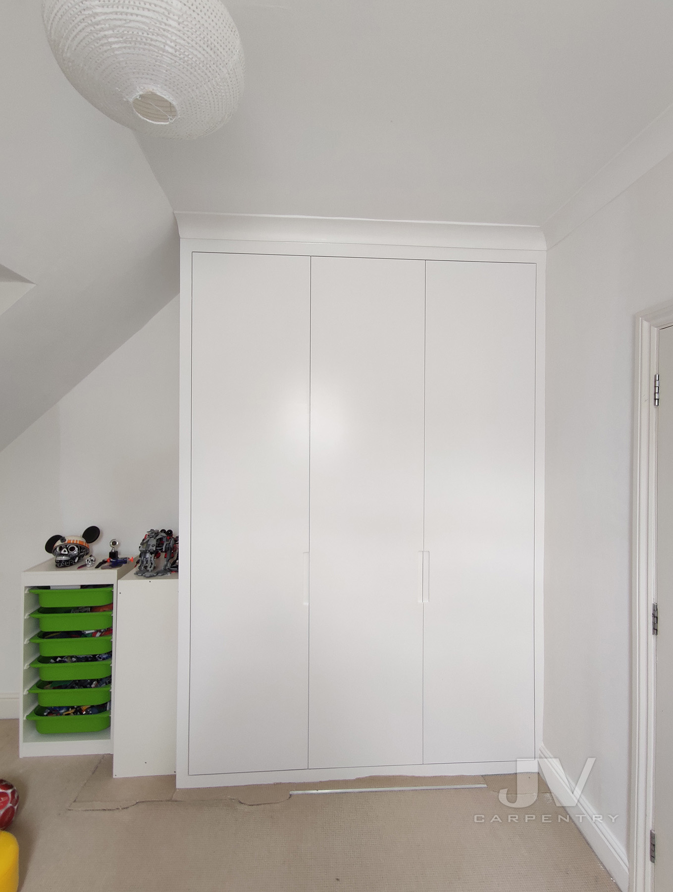 white fitted wardrobe - 2