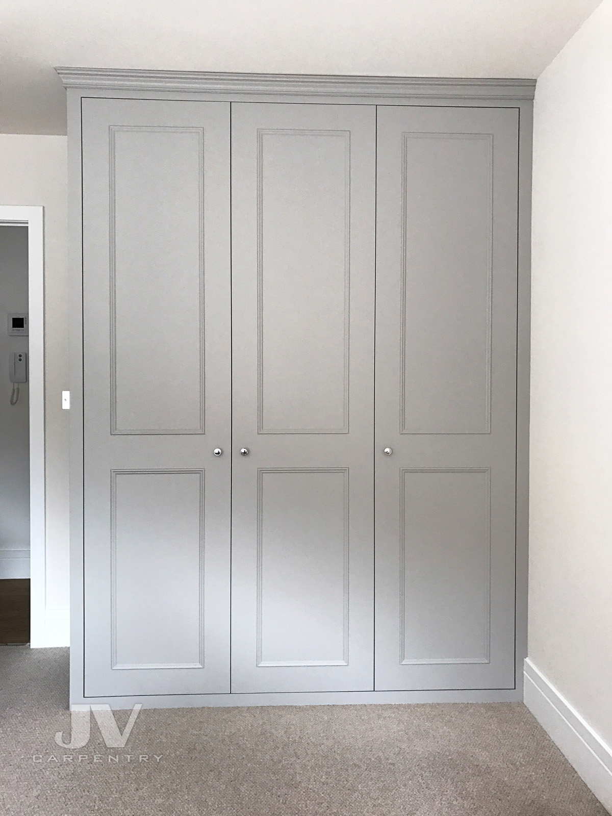 Grey fitted wardrobe