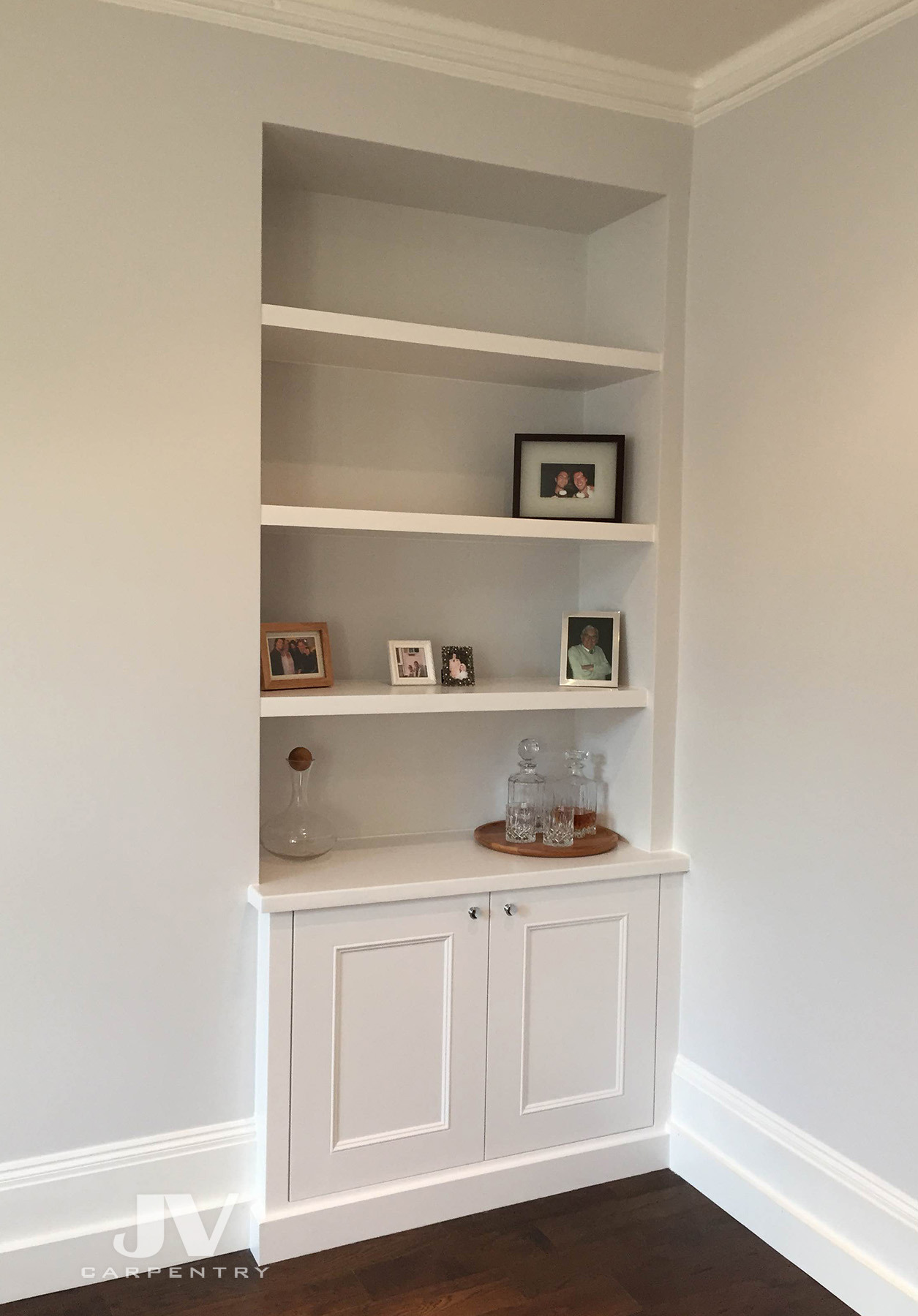 Alcove cabinet with floating shelves