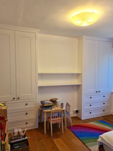 Fitted alcove wardrobes with drawers