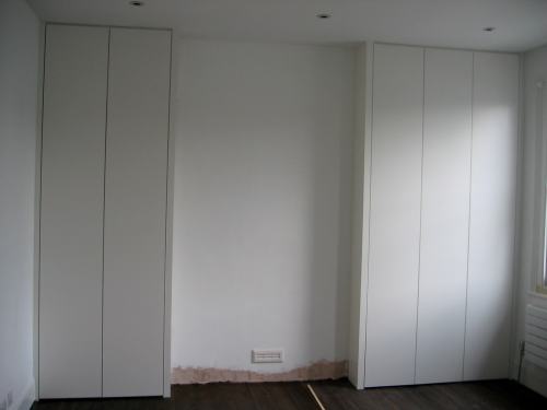 Alcove wite plain wardrobes