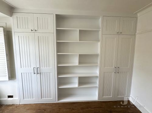 Alcove wardrobes with bookshelves