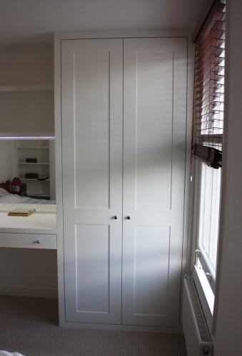 window side wardrobe 