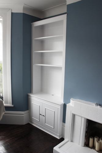 Alcove bookshelves