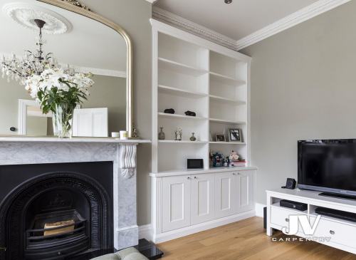 Traditional alcove shelving